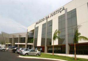 Servidora do Tribunal de Justia de Mato Grosso morre em avio nos EUA