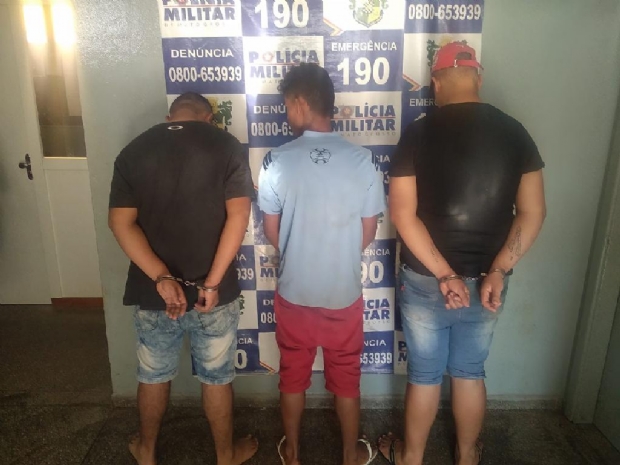 Trio  preso pela PM aps fazer famlia refm durante roubo em residncia