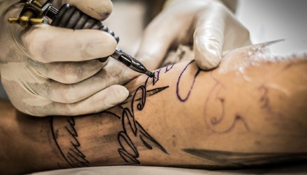 Tatuador  preso por tentar estuprar cliente em estdio