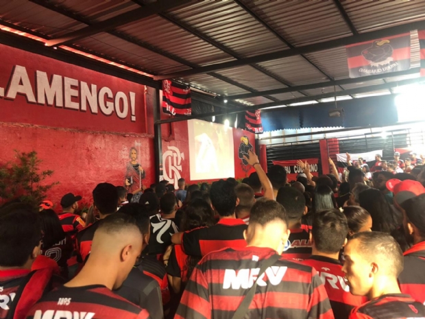Cuiabanos se mobilizam para assistir ao jogo do Flamengo na final da Libertadores; fotos e vdeos