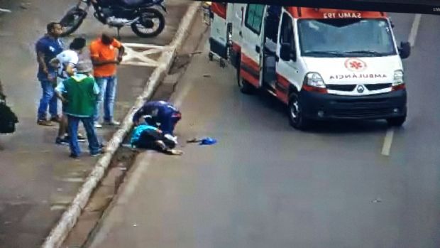 Homem  atropelado ao tentar atravessar rua prximo ao Atacado;  fotos 
