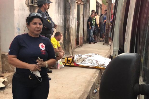 Muro cai em decorrncia da chuva e mata um operrio em Cuiab; outros seis ficaram feridos