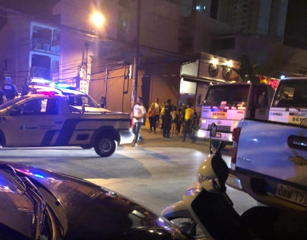 Aps reclamaes de moradores, Amarelinhos apreendem dez carros em bares na regio da Unic