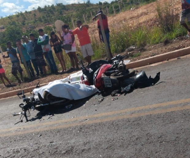 Dois homens morrem em coliso frontal entre motocicletas em Cuiab