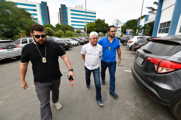 Defaz prende em flagrante agente de tributos por extorso no setor de cargas do aeroporto Marechal Rondon