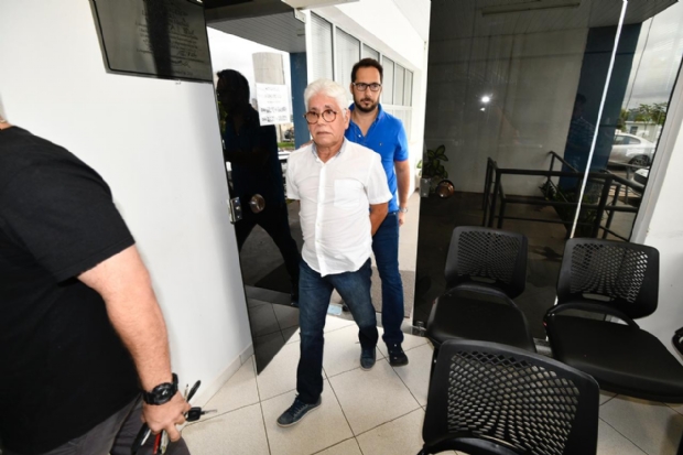 Agente de tributos preso no aeroporto extorquiu vtima por R$ 500 atravs do WhatsApp