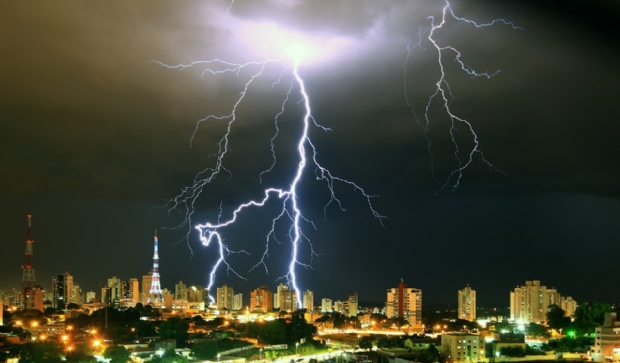 CPTEC emite alerta de tempestade de raios e granizo para Cuiab e mais 65 cidades;  veja lista