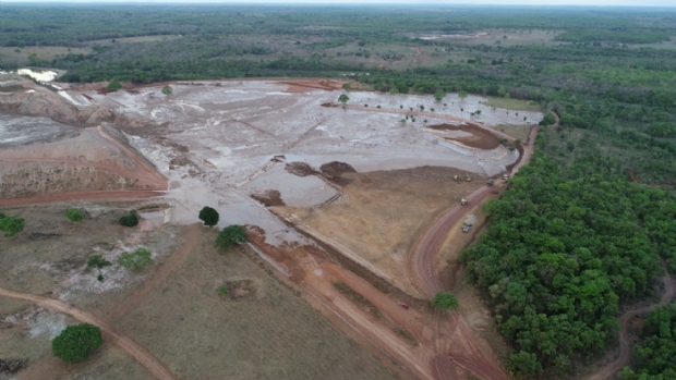Rejeitos de barragem que rompeu na grande Cuiab sero retirados aps secarem; laudo pode demorar 180 dias