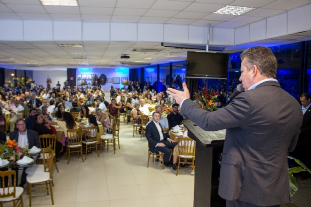 Mendes apresenta balano do primeiro ano de gesto: 50% das dvidas da Sade quitadas