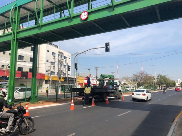 Prefeitura libera passarela da rodoviria e retira semforo; medida dever acabar com engarrafamentos