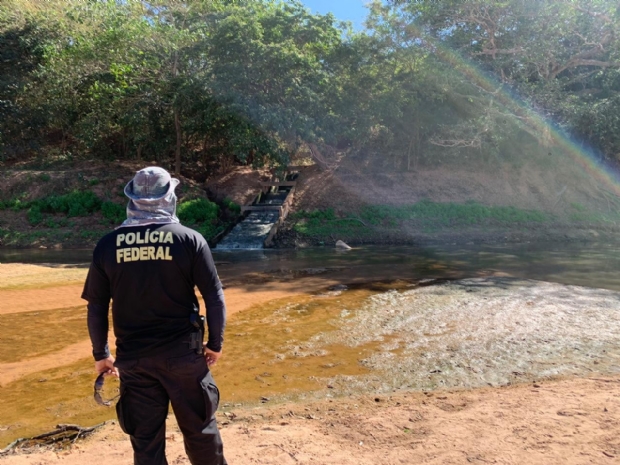 PF apura despejo de lquidos nocivos  sade humana no Rio Araguaia; vdeos e fotos 