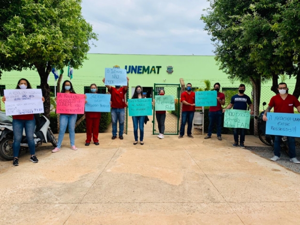 Estudantes de medicina da Unemat fazem manifestao pedindo retorno de aulas presenciais; veja vdeo