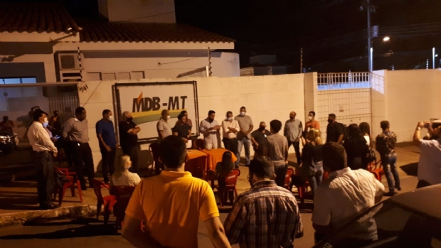 Filiados se renem e assinam carta a Bezerra e Rossi pedindo manuteno de advogado na presidncia do MDB