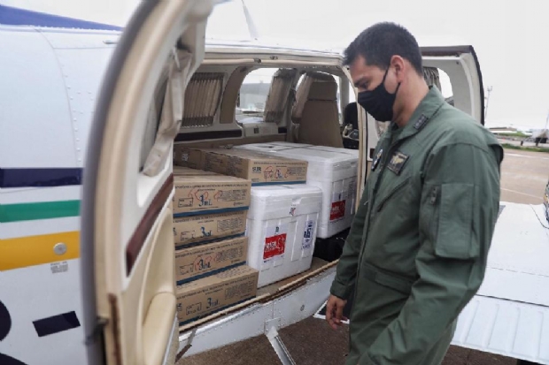 Governador garante logstica rpida de vacinas com ajuda de aeronaves do Ciopaer: 
