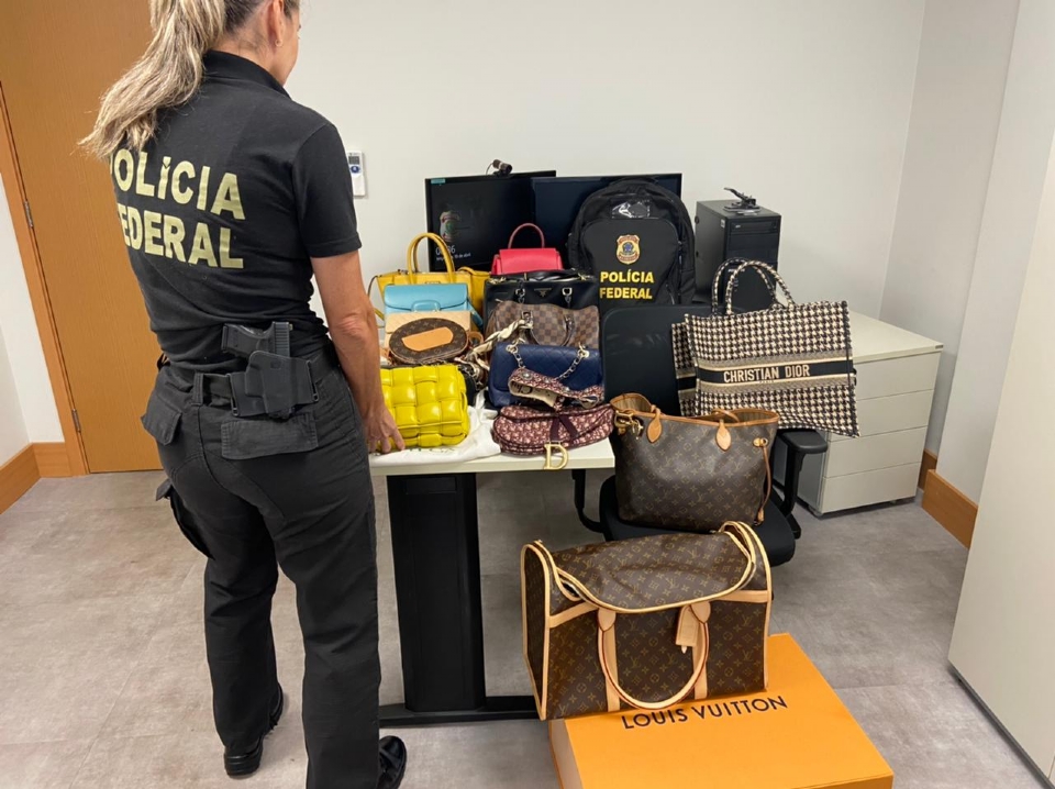 PF prende Rowles Magalhes e encontra artigos de luxo durante buscas contra trfico internacional de drogas