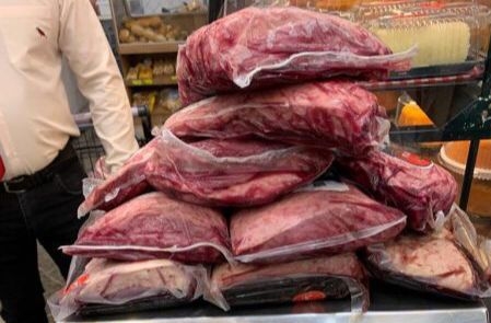 Procon apreende 80 kg de carne imprprias para o consumo em mercado de Cuiab