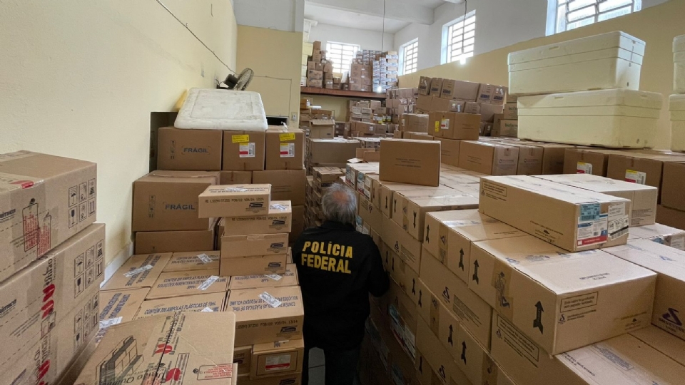 PF desmantela mercado de venda de medicamentos falsos e prende um em Cuiab
