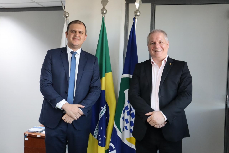 Em reunio com presidente do INSS e secretrio da Previdncia, Thiago Silva cobra concurso para peritos mdicos