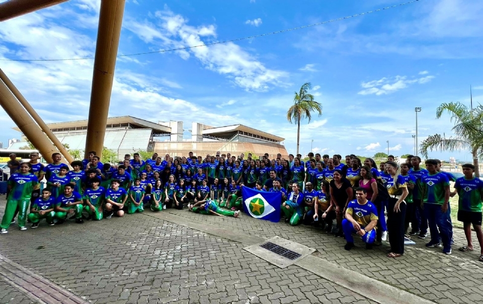 Governo leva estudantes para Jogos Escolares Brasileiros em Braslia