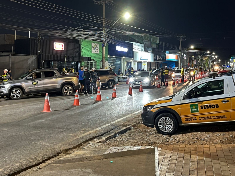 Lei seca: treze motoristas so presos por embriaguez ao volante em Cuiab