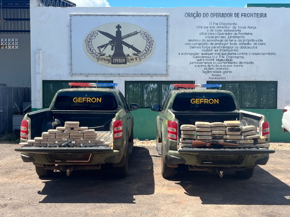 Dupla  presa com 60 tabletes de maconha e cocana na fronteira com a Bolvia