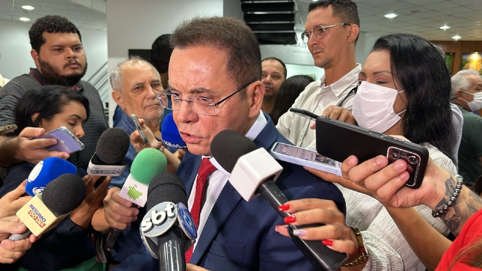 Sem definio de Mauro, Botelho afirma que suspendeu negociaes com outros partidos