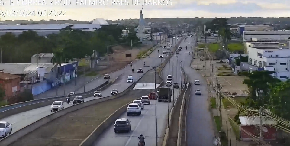 Vdeo mostra momento em que piloto morre atropelado na avenida Fernando Correa