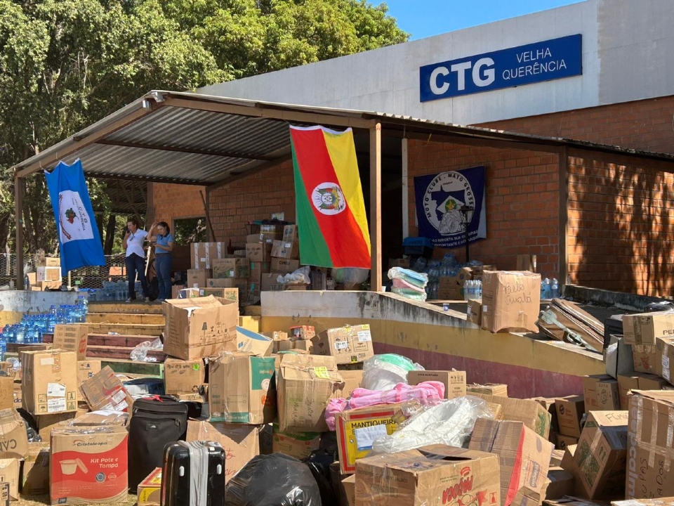 Comoo e solidariedade: Centro de Tradies Gachas de Cuiab fica abarrotado com toneladas de doaes para o RS; fotos e vdeos