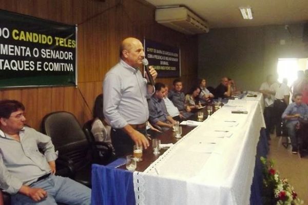 Presidente do PDT classifica declaraes de Riva como levianas e defende silncio de Taques