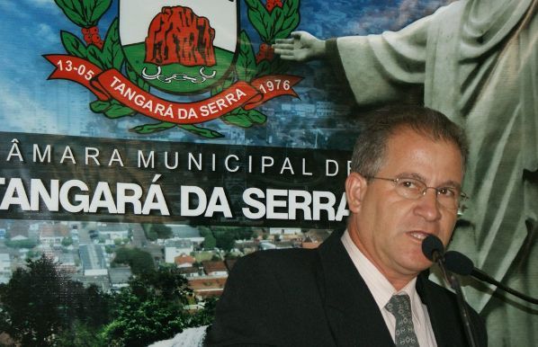 Zedeca foi vereador em Tangar da Serra entre os anos de 2009 e 2012; atualmente est na suplncia