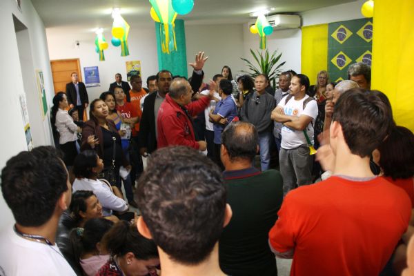 Servidores invadem 7 andar do Palcio Alencastro para cobrar PCCS; greve  ameaada