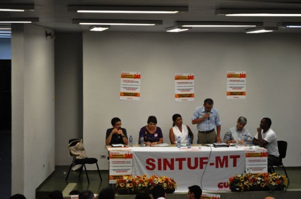 Em debate voltado aos tcnicos, candidatos  reitoria da UFMT se mostram abertos ao dilogo
