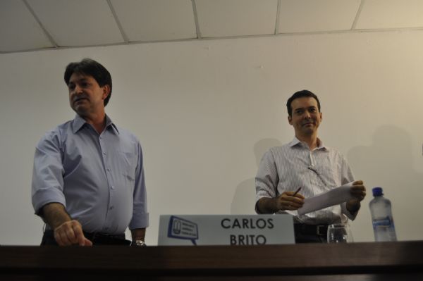 Carlos Brito e Ldio Cabral em debate na Unic