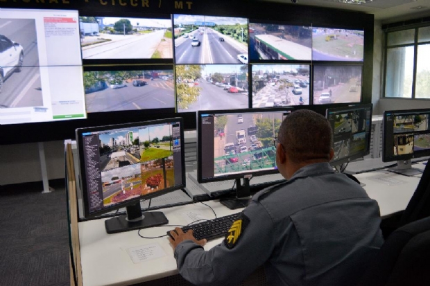 Governo investe R$ 8 milhes e monta Big Brother em rodovias do Estado