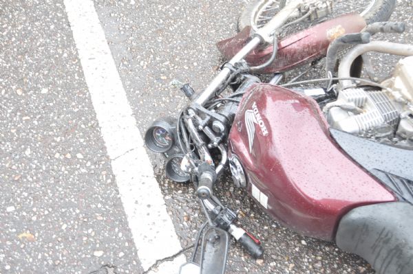 Dois homens morrem aps coliso fatal  entre motos em rodovia estadual