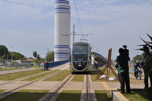 Trens do VLT podem parar na frica e secretrio diz ser possvel operar trecho at o fim de 2018
