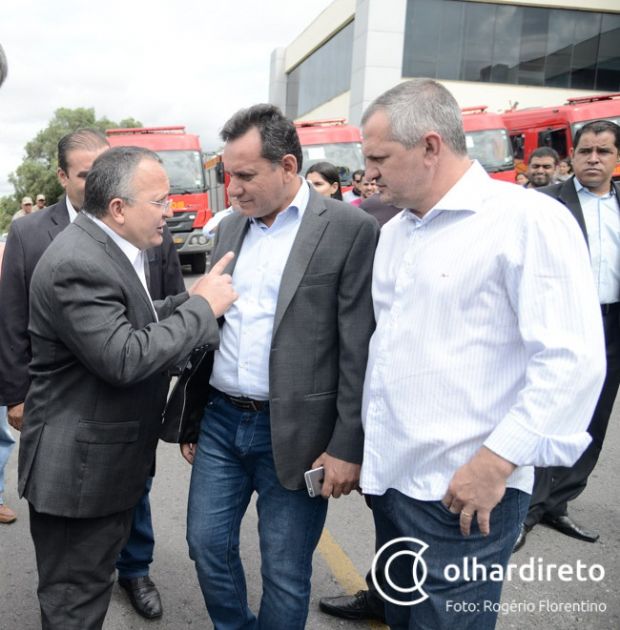 Pedro Taques em conversa com o deputado Nilson Leito, presidente do PSDB