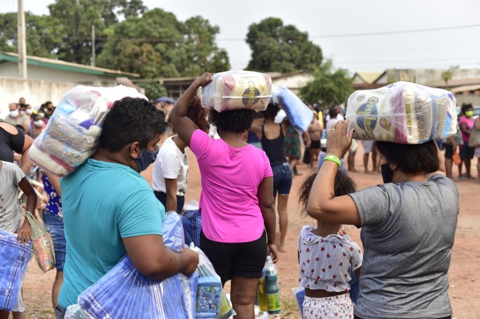 Com 151 mil famlias vivendo em extrema pobreza, MT distribui cestas bsicas e marmitas a R$ 1 em Cuiab