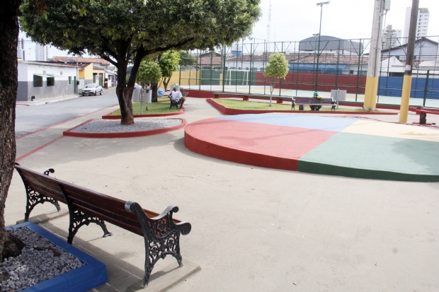 Prefeitura reestrutura praa no bairro Alvorada que presta homenagem a lder comunitria