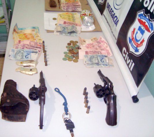 Polcia Civil prende 17 pessoas em operao contra o trfico de drogas