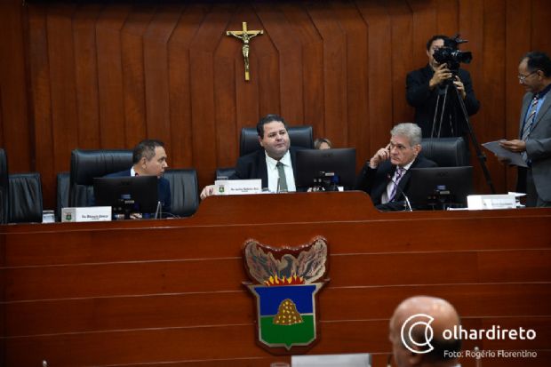Justino Malheiros (ao centro) entende que a atual legislatura da Cmara de Cuiab j faz por merecer melhor tratamento da imprensa