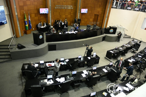 Deputados aprovam PEC que autoriza conselheiros delatados por Silval assumirem presidncia do TCE