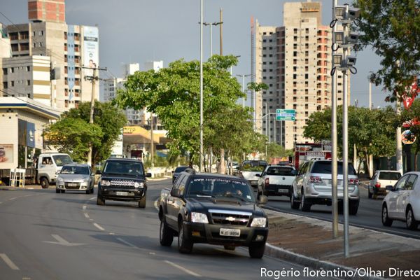 SMTU aguarda aval do Inmetro para utilizar radares mveis; avenidas do CPA e Fernando Corra sero fiscalizadas