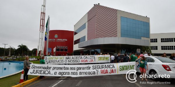 Servidores pblicos de Mato Grosso, em greve, tm ocupado o Edifcio Dante de Oliveira, com frequncia