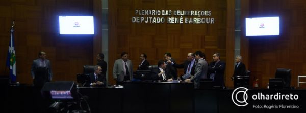 Sob protestos, deputados aprovam proposta de 7,54% do RGA para servidores; lista de votos