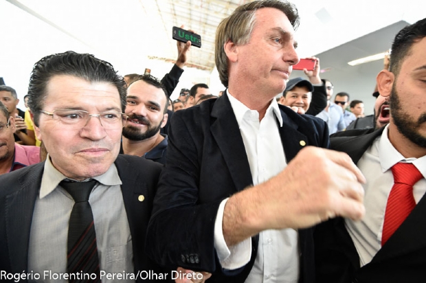 Deputado federal Victrio Galli ao lado de Jair Bolsonaro, pr-candidato a presidente
