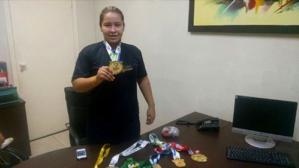 Com apoio da famlia, judoca mato-grossense se torna a primeira mulher campe brasileira do Estado: Precisamos de patrocnio;  vdeo e fotos 