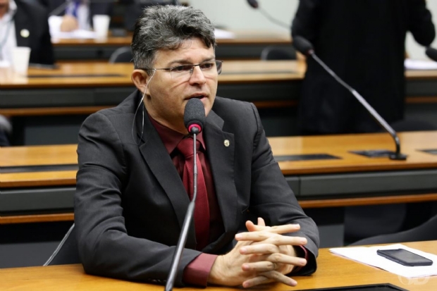 Medeiros exige que Maia desconvide Felipe Neto de debate sobre fake news na Cmara Federal