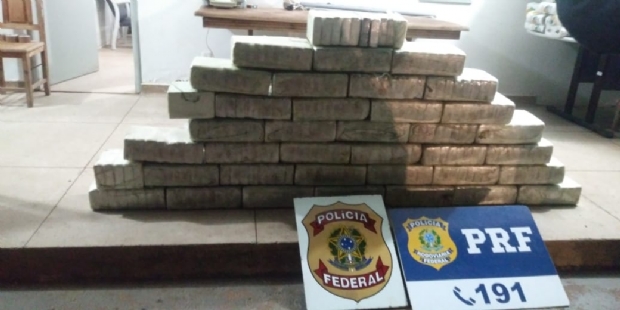 Polcia Federal prende quatro pessoas com 300 kg de cocana; droga seria levada para Gois
