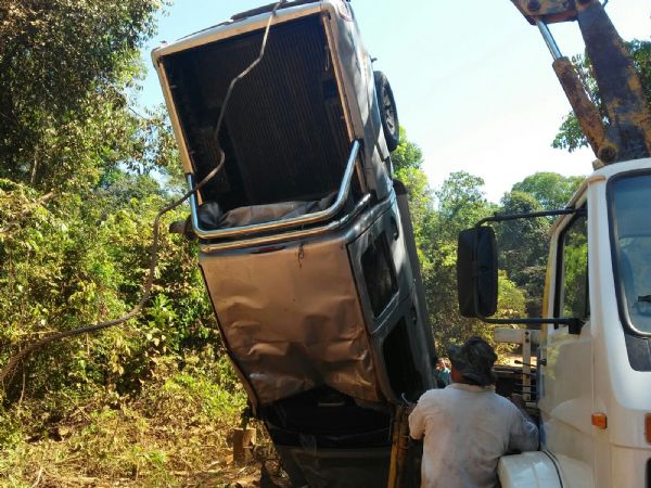 Acidente em rodovia de MT deixa dois mortos, um ferido e um desaparecido